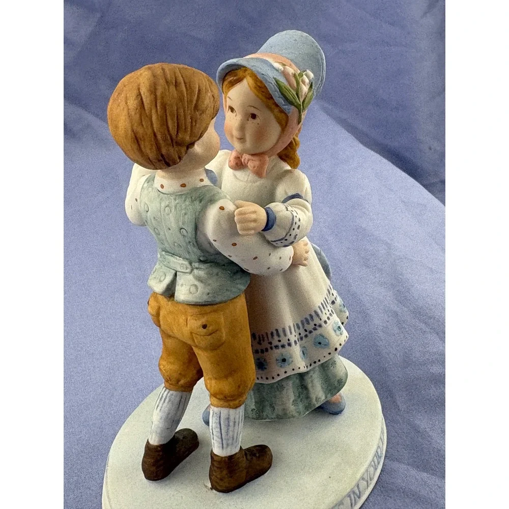 Vintage Holly Hobbie Porcelain Figurine Love Is Music In Your Heart 1980 Limited